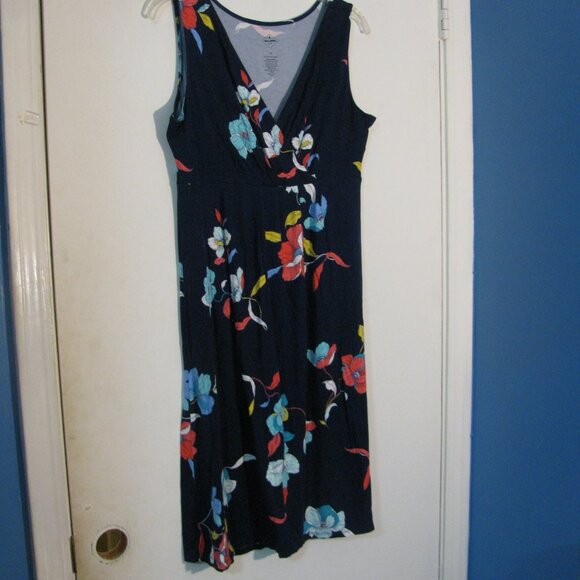 St Johns Bay Summer Dress Medium NWOT $39 Halter Style Dark Blue Floral - Picture 5 of 5